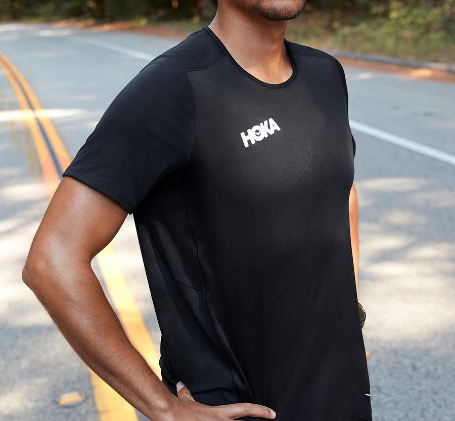 Hoka One One Performance Kort Sleeve Top Herr - Svarta - KAOEN-8136